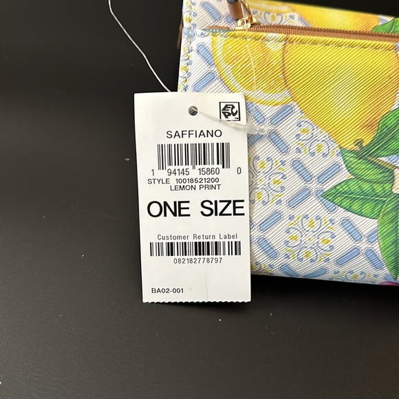 Giani Bernini Lemon Print Purse with a Matching Wallet - Picture 13 of 14